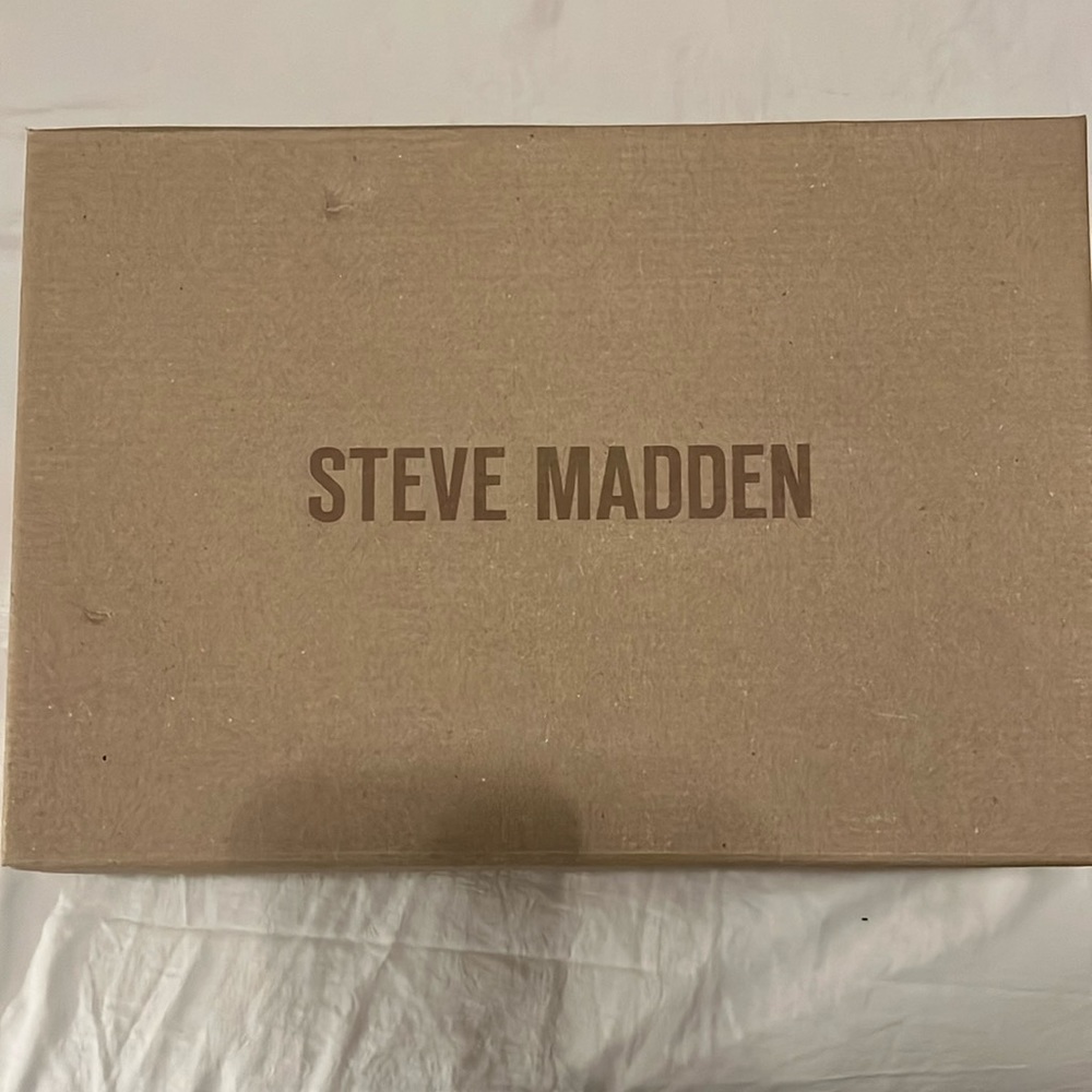Women’s sandal Steve Madden 7.5